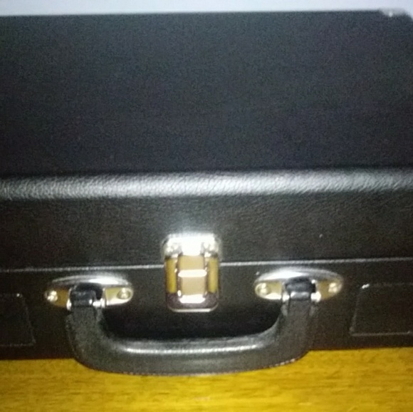 Black and Red Suitcase Record Player - Picture 4 of 5